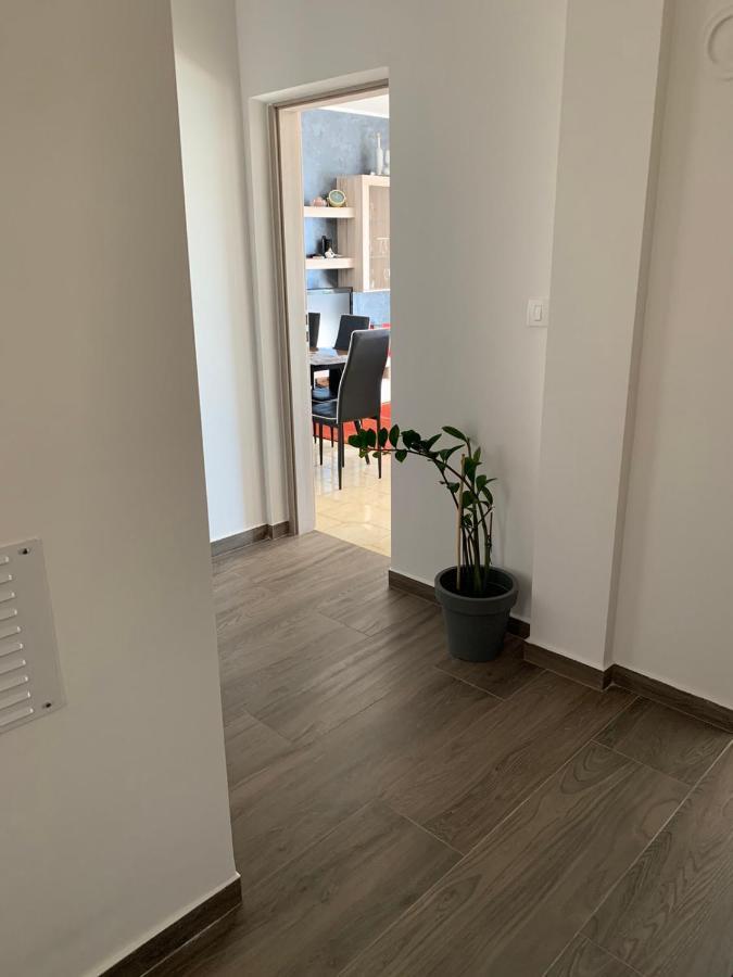 App Maria 1 Apartamento Zambratija  Exterior foto